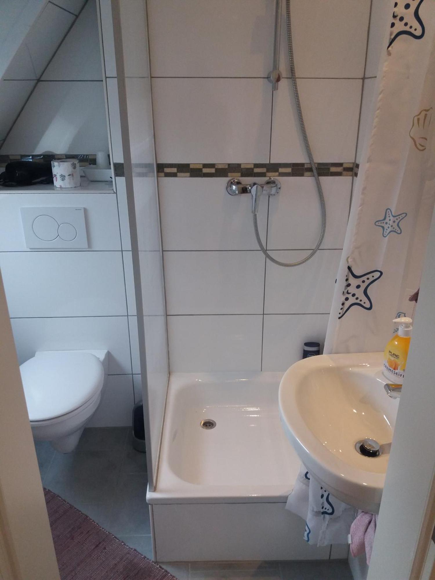 Homestay Naehe Messe Laatzen-gleidingen - Agency *